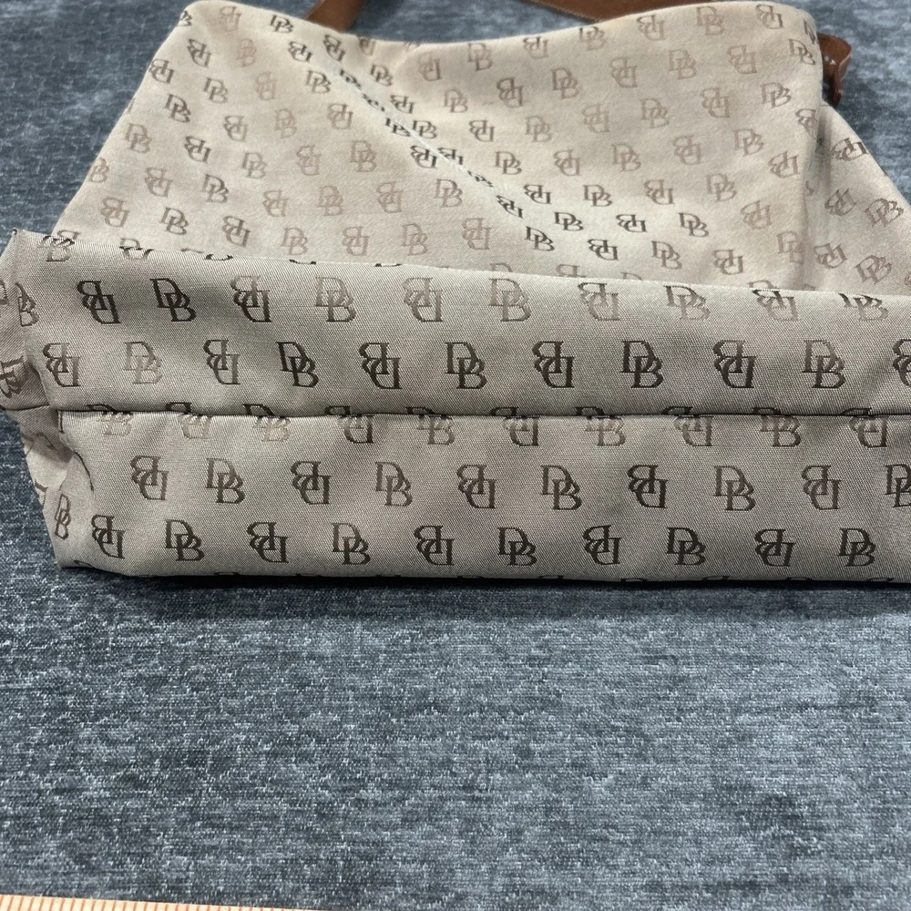 Dooney & Bourke DB Monogram Canvas Hobo Shoulder Bag Brown Leather  Trim‎ Y2K